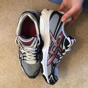 Women’s Running Shoes